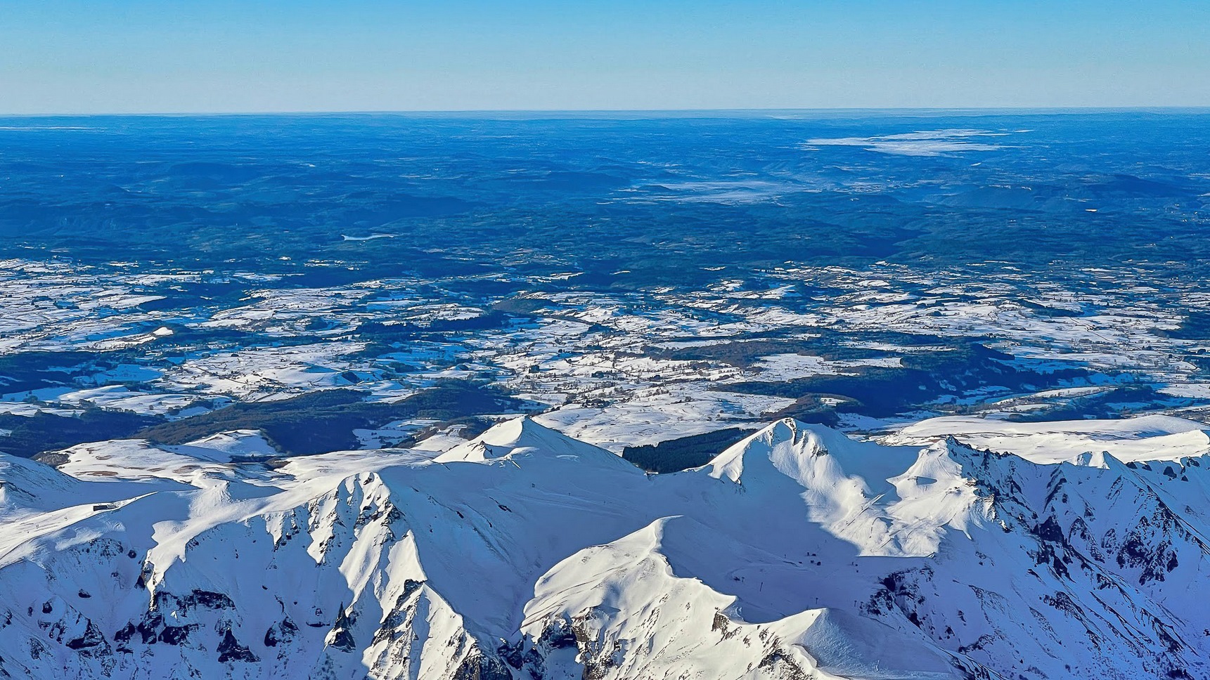 Massif Central, Le Puy de Sancy enneigé