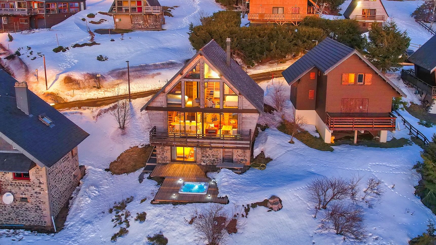 Chalet Spa Massif Central sous la neige
