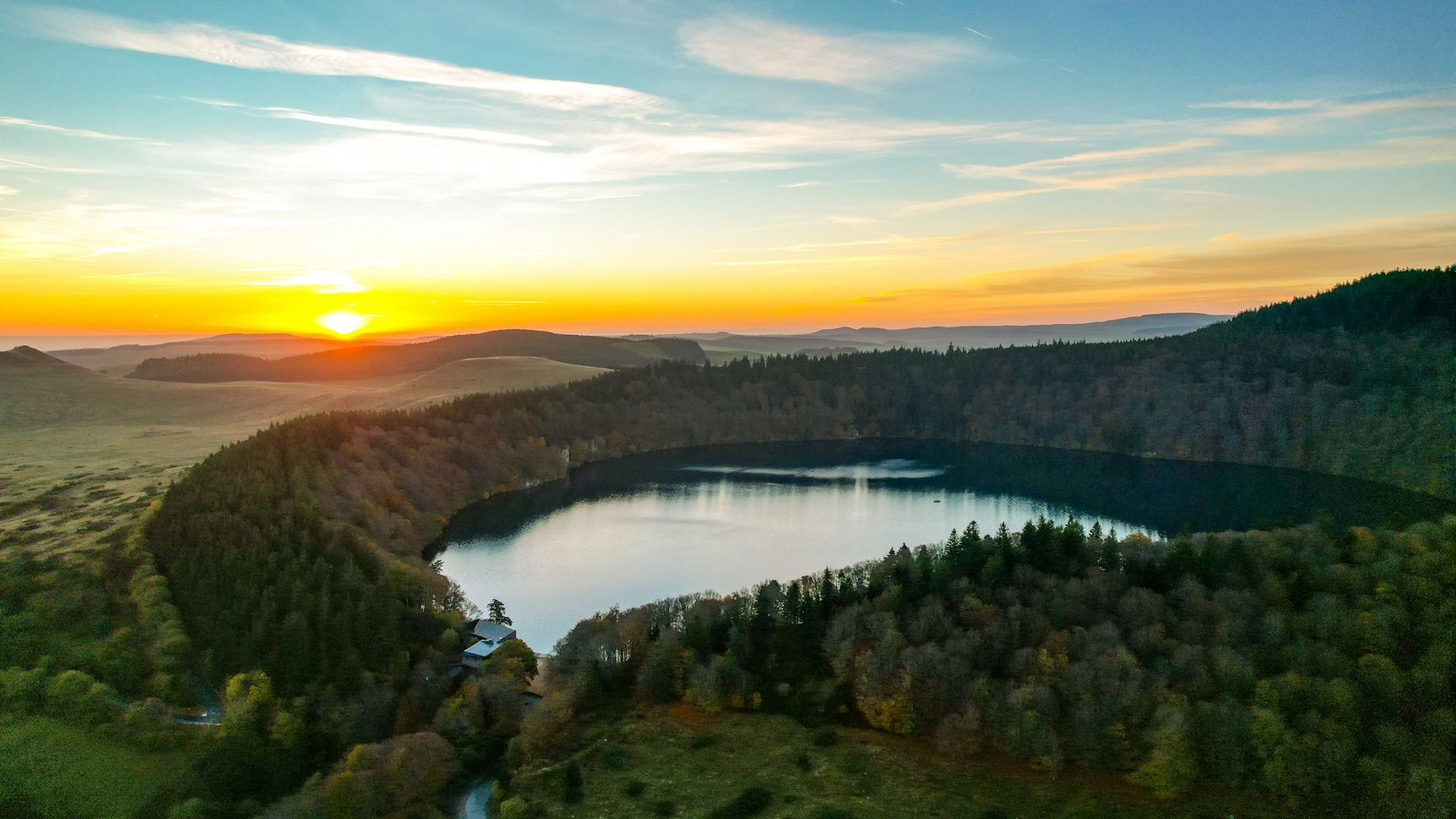Lac Pavin, Lever de Soleil au Lac Pavin