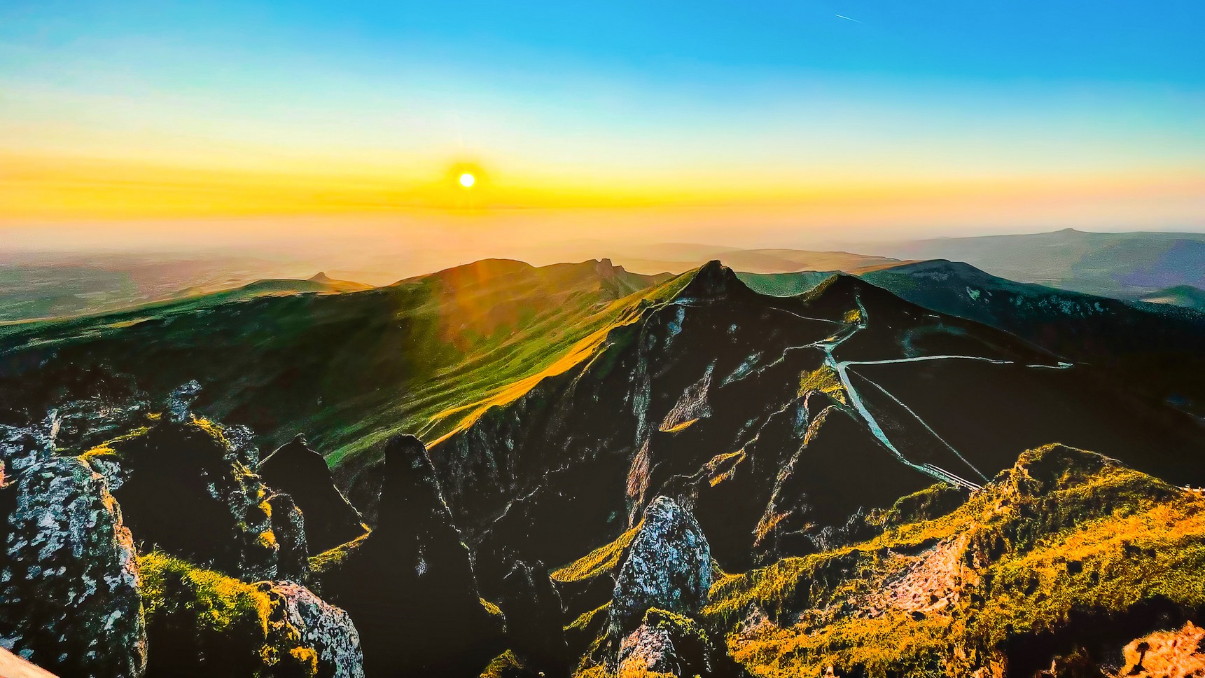 Puy de Sancy, coucher de soleil au sommet du Puy de Sancy