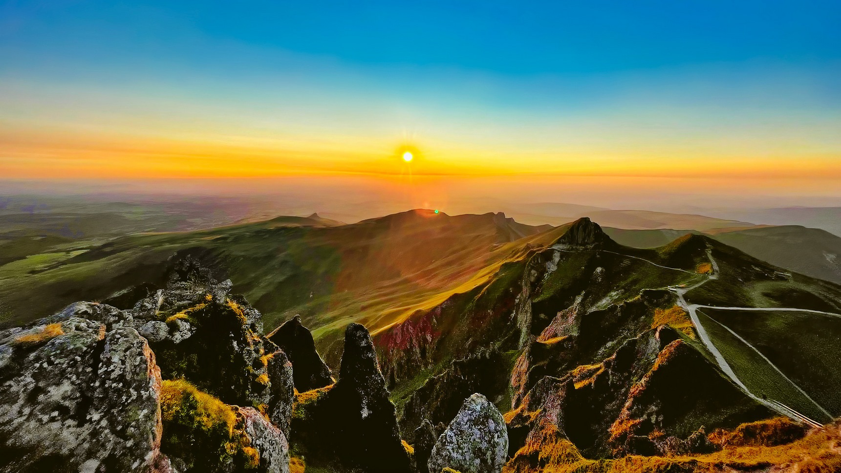 Puy de Sancy, coucher de soleil au sommet du Puy de Sancy