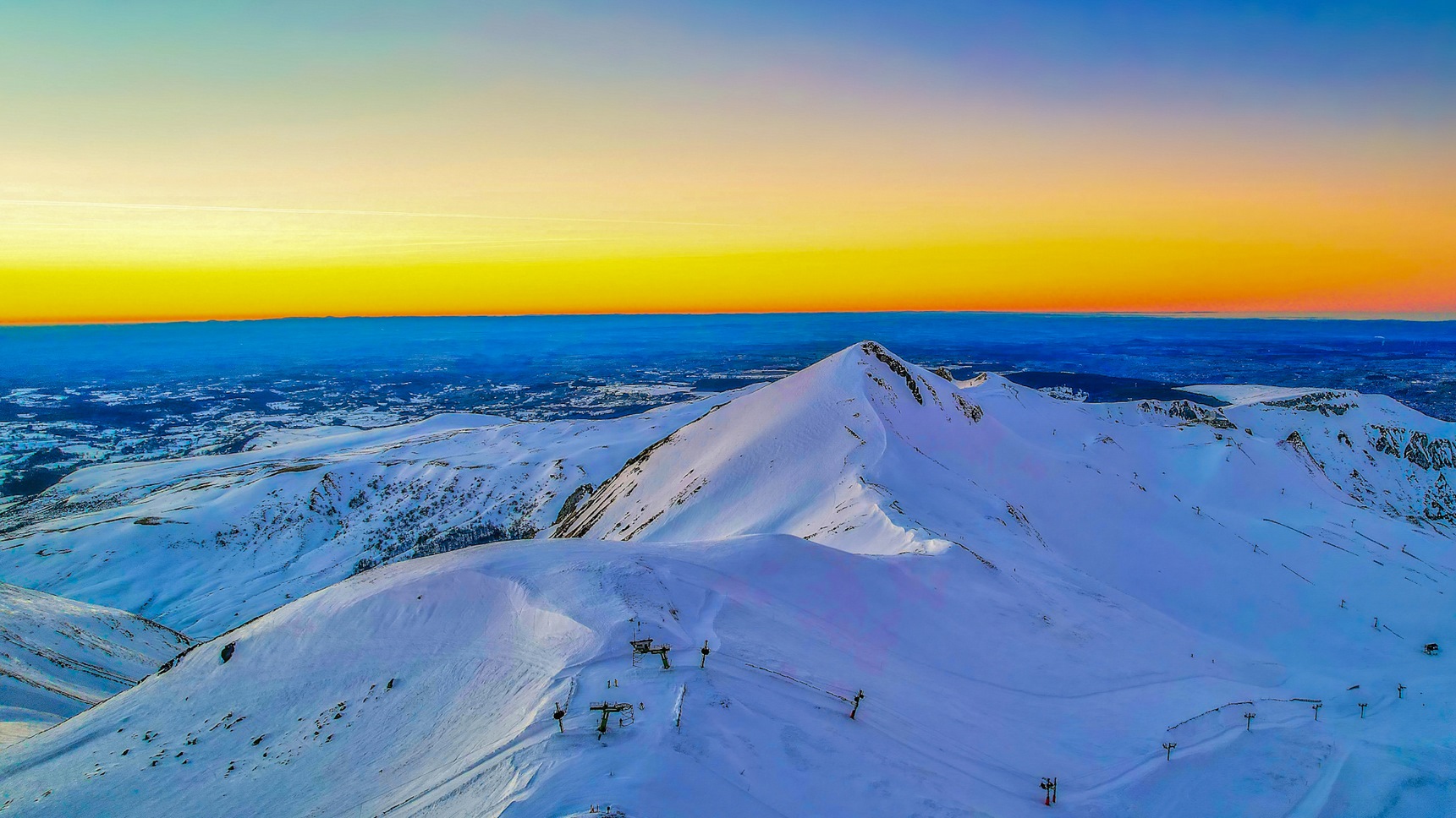 Au Sommet du Puy Ferrand, magnifique vue sur le Puy de Sancy au coucher du soleil
