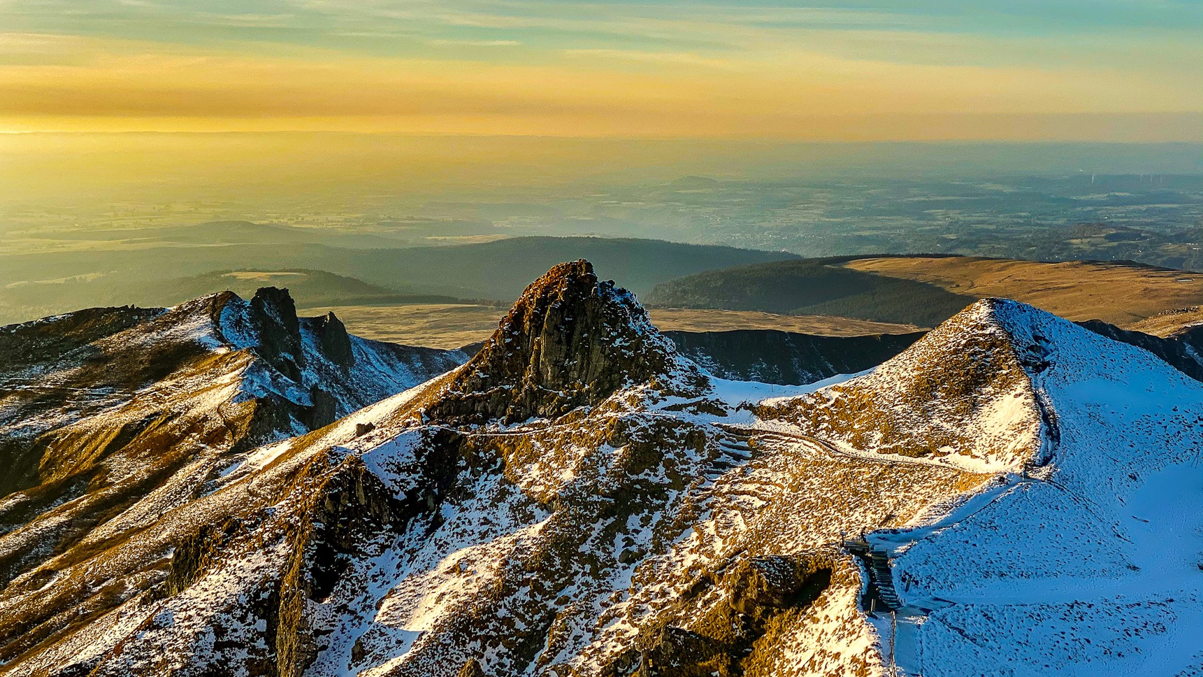 Coucher de soleil sur le chemin des Crêtes au Puy de Sancy