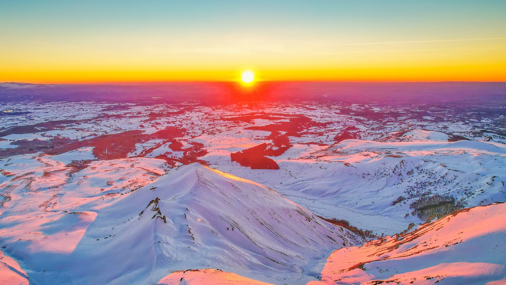 Puy de Sancy, coucher de soleil sur le Puy Gros et la Vallée de la Fontaine Salée