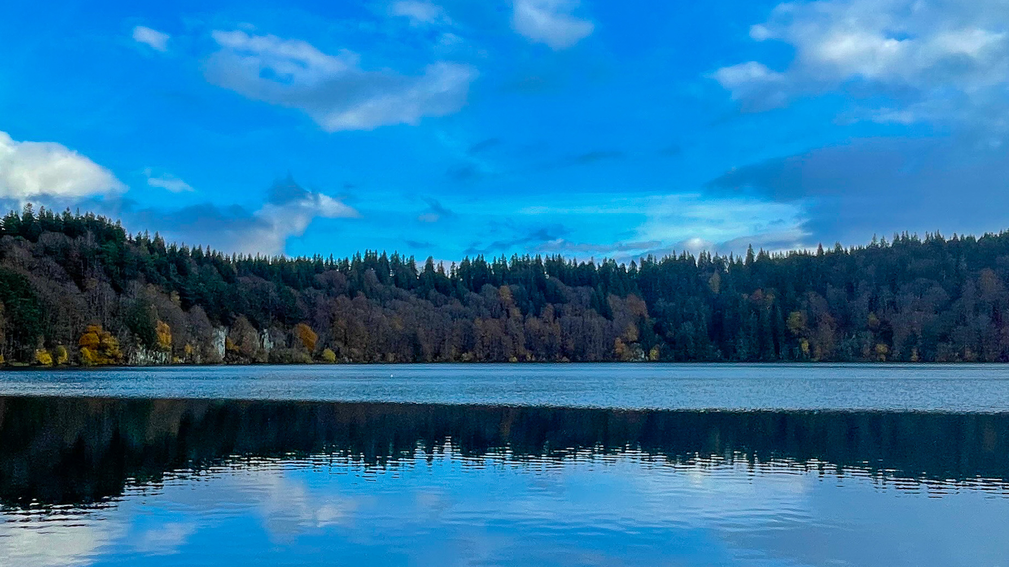 Octobre, panorama sur le Lac Pavin