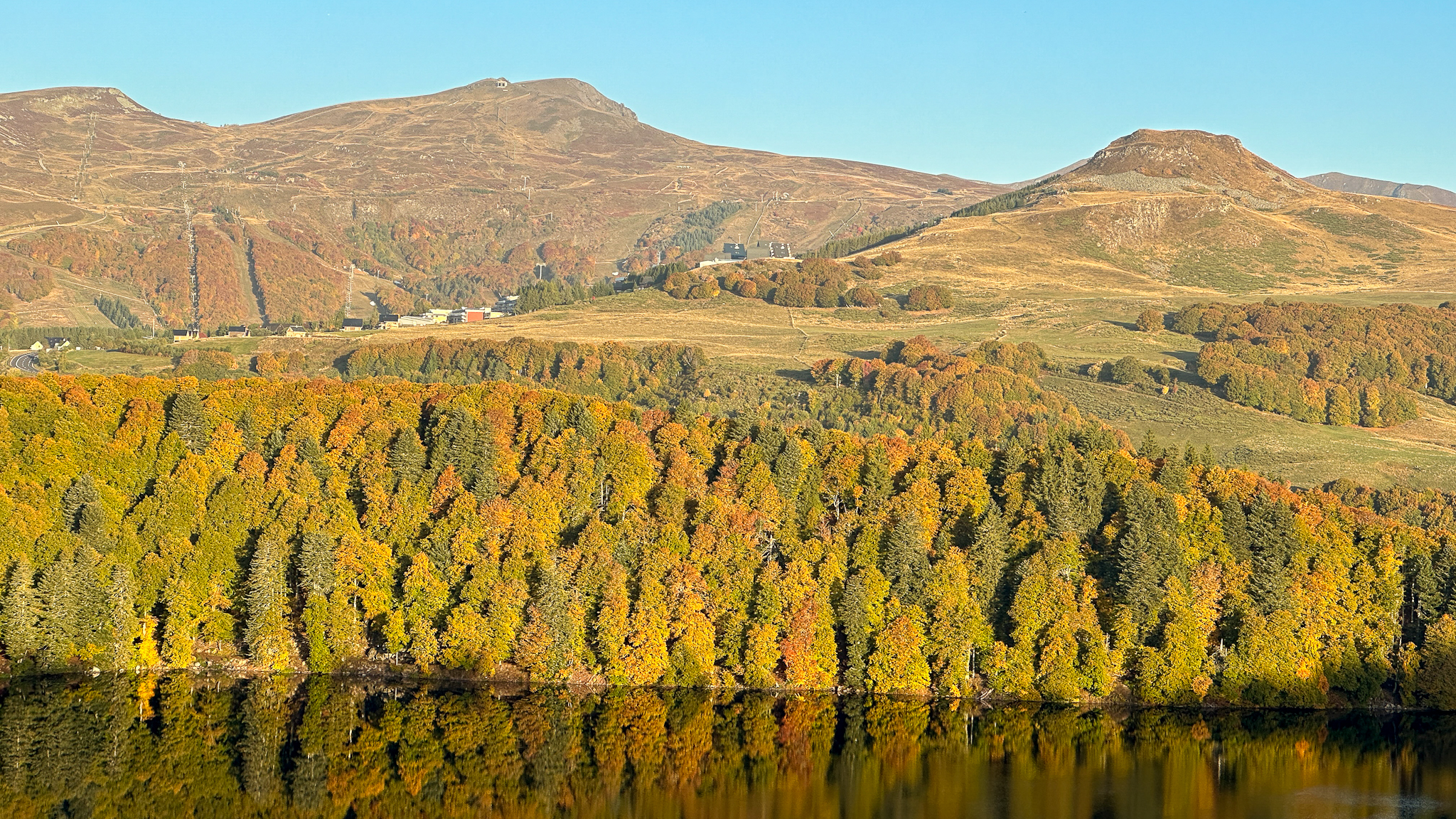 Couleurs magiques de l'Automne au Lac Pavin