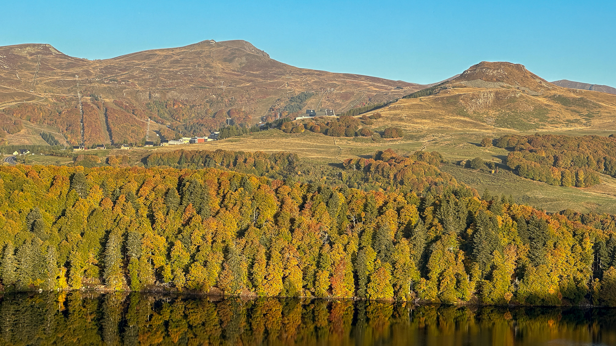 Lac Pavin, Super Besse et le Massif du Sancy
