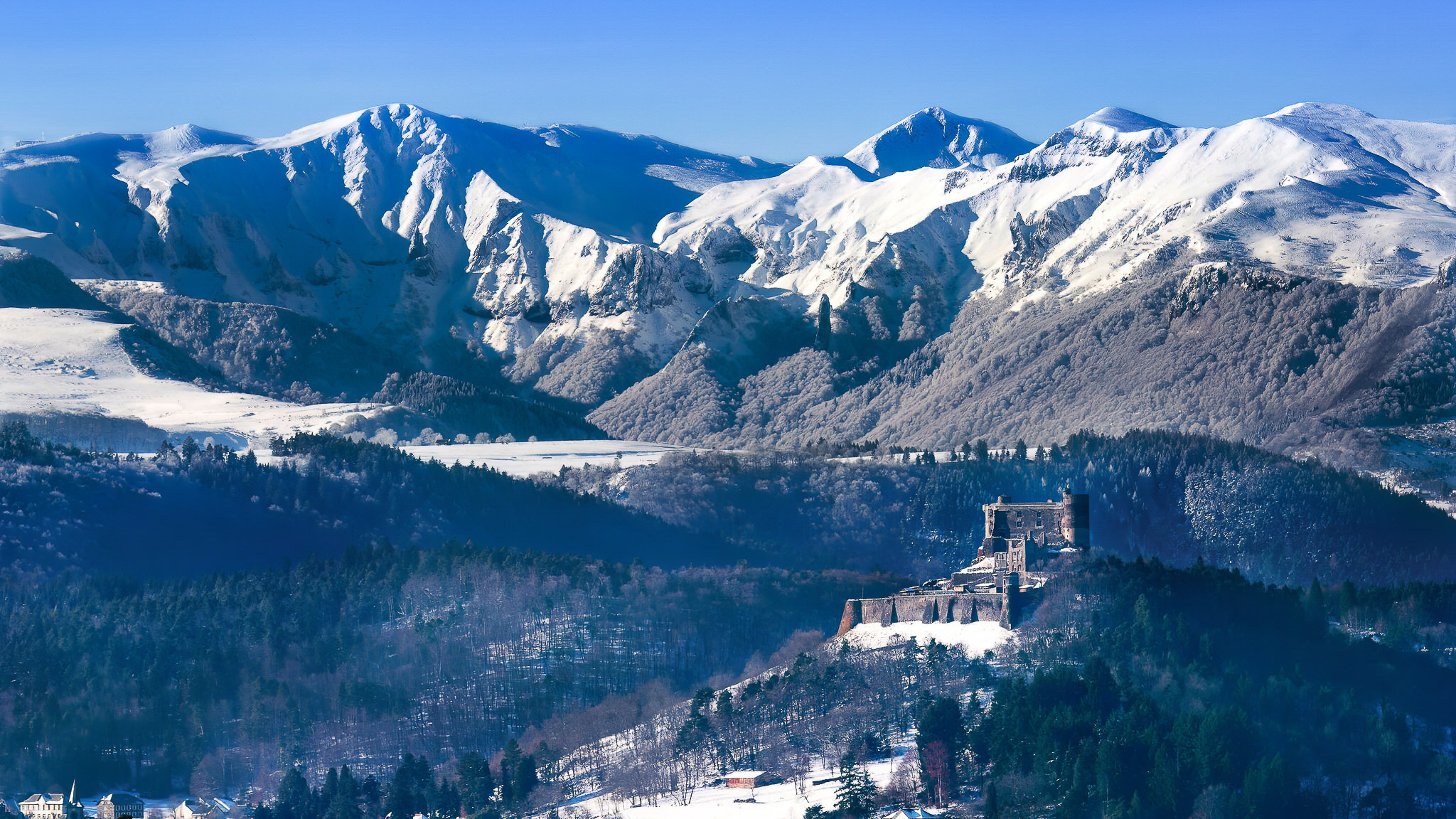 Le Château de Murol aux Portes du Massif du Sancy