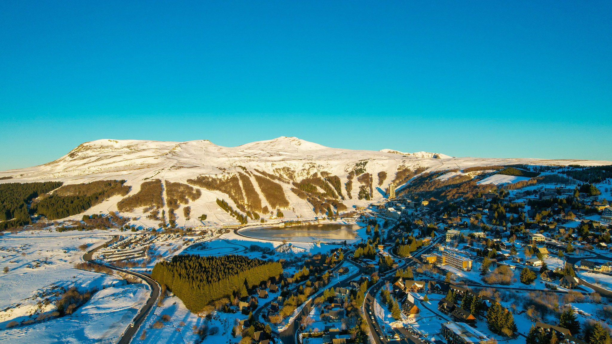 Super Besse vue du Ciel au lever du Soleil