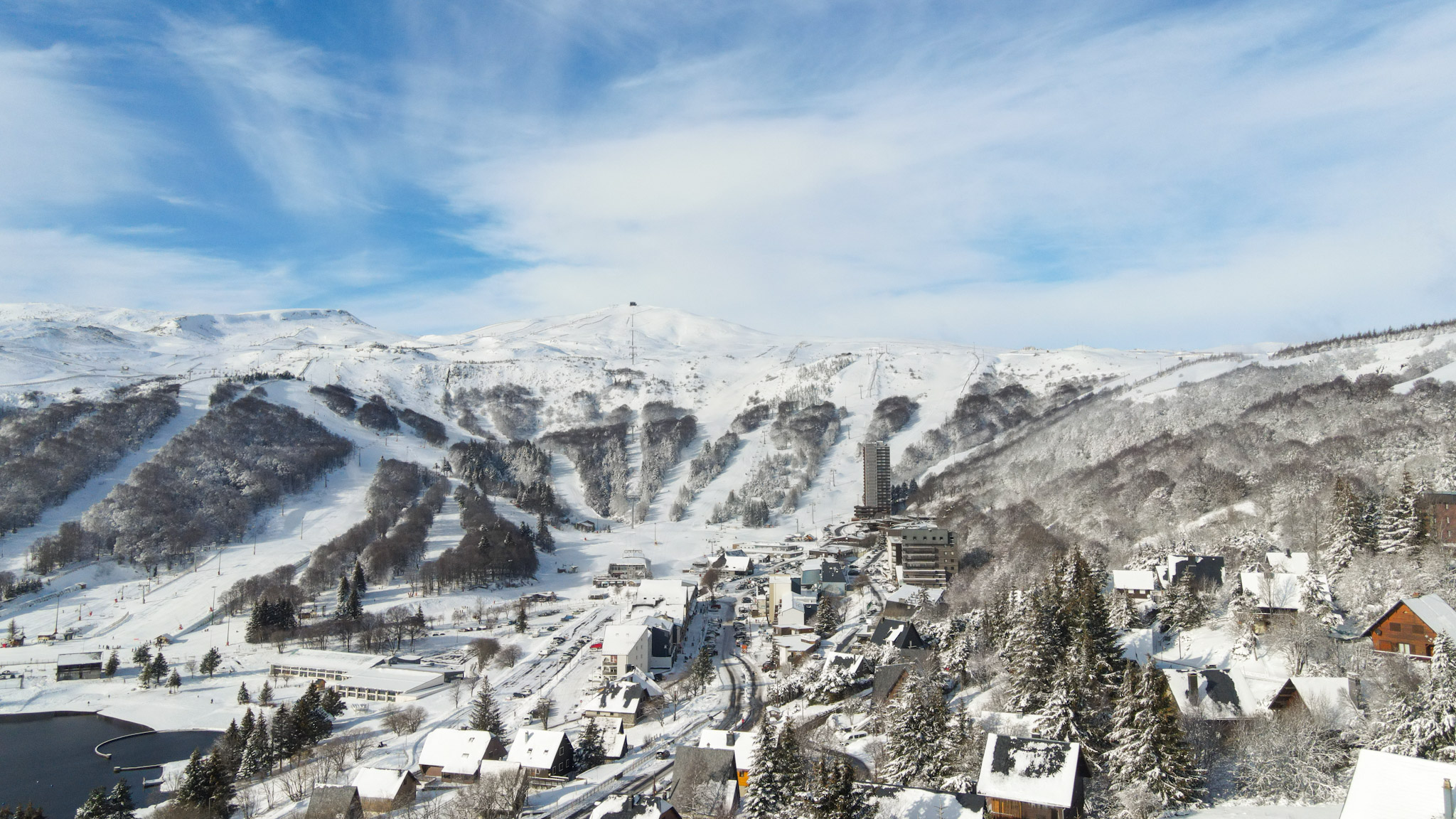 Super Besse vue du ciel, Super Besse enneigée