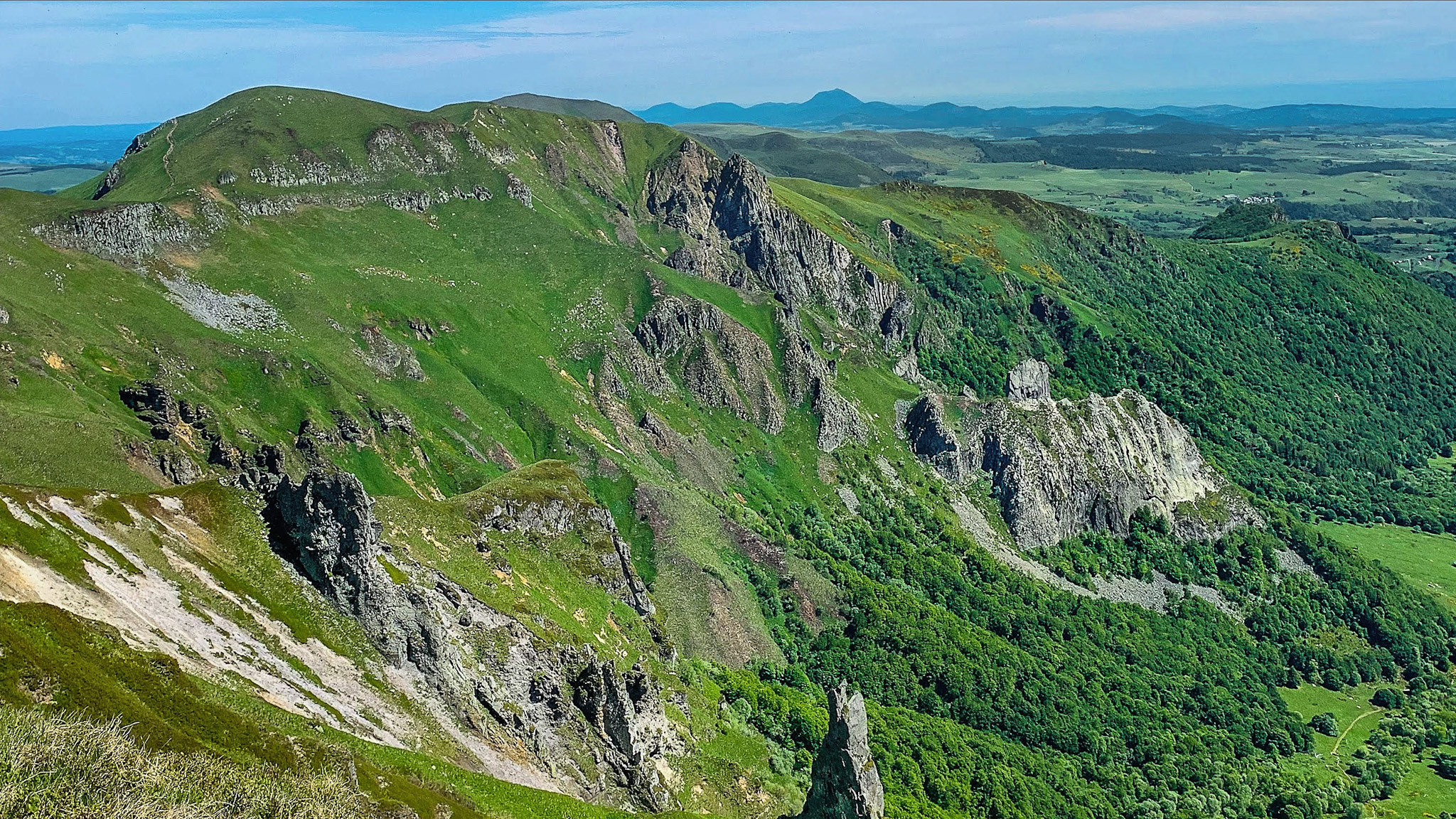 La Vallée de Chaudefour, le Puy des Crebasses
