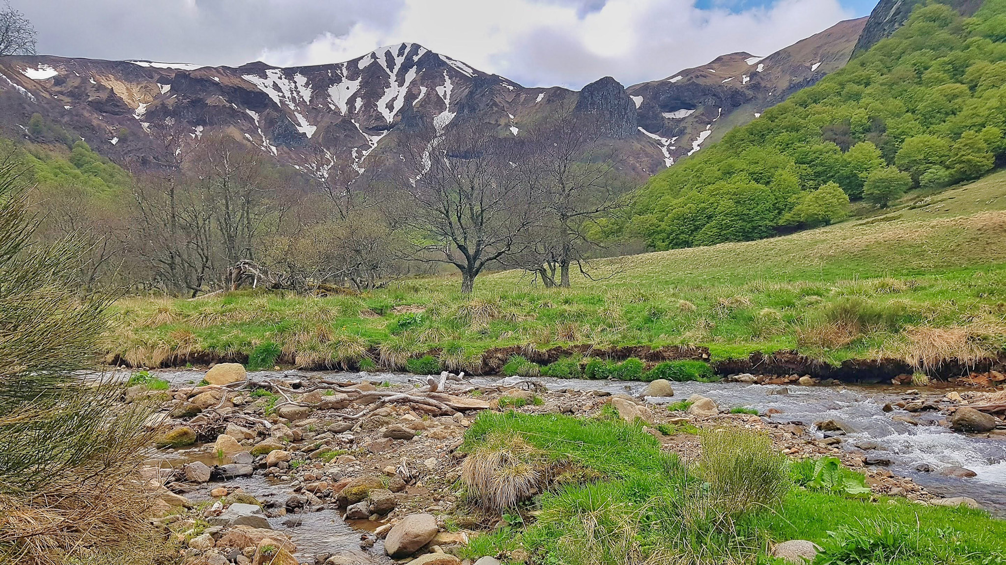 La Vallée de Chaudefour au printemps