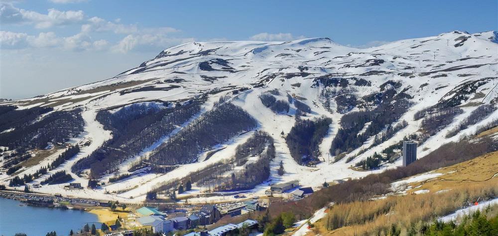 Sommet du Puy du Chambourguet, la station de ski de Super Besse