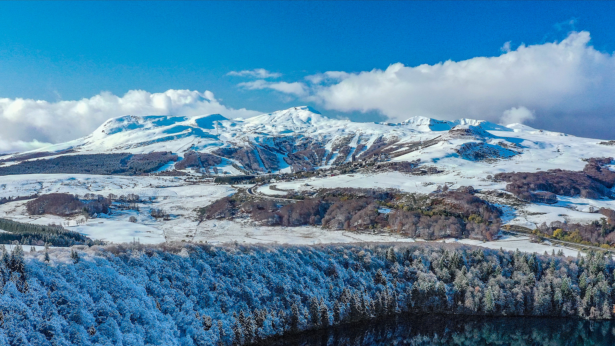 Le Puy du Chambourguet, vue du Lac Pavin