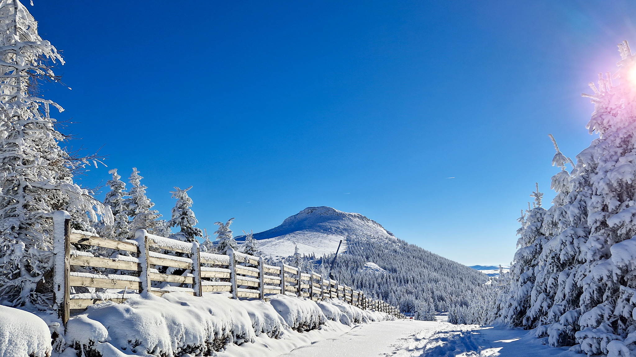Super Besse, la Piste Bois Joli et le Puy de Chambourguet