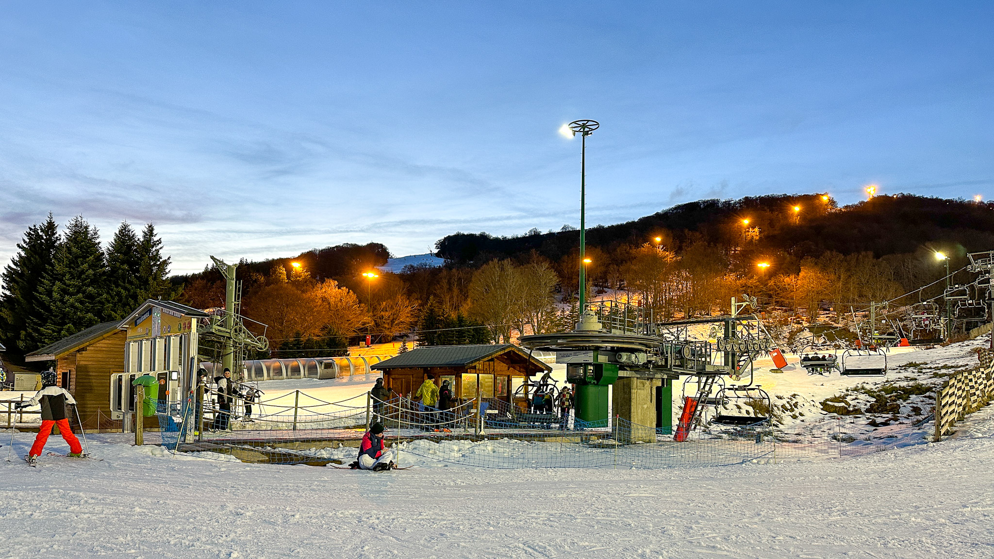 Super Besse, skier en nocturne sur la Station de Super Besse