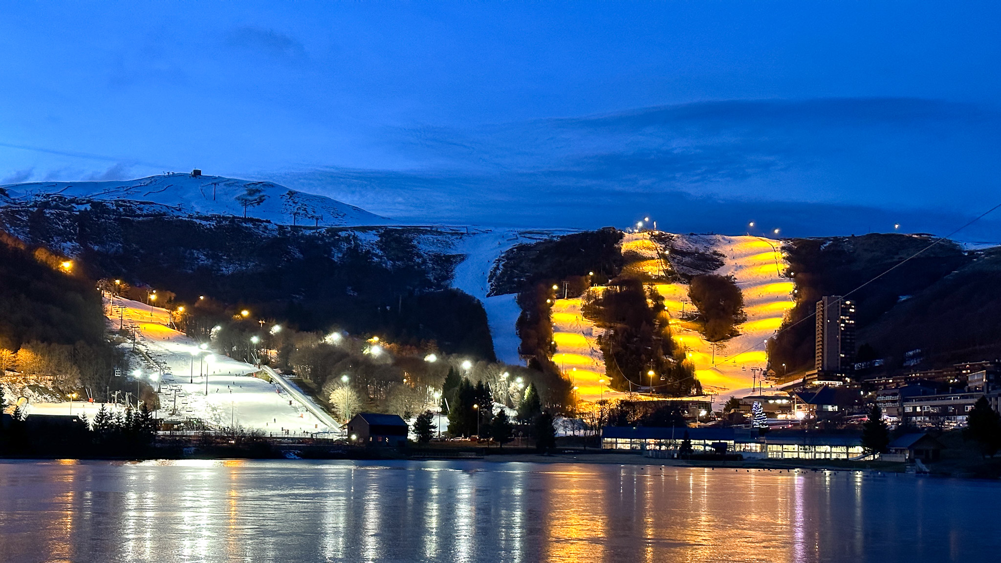 Super Besse, les pistes ouvertes pour le ski Nocturne