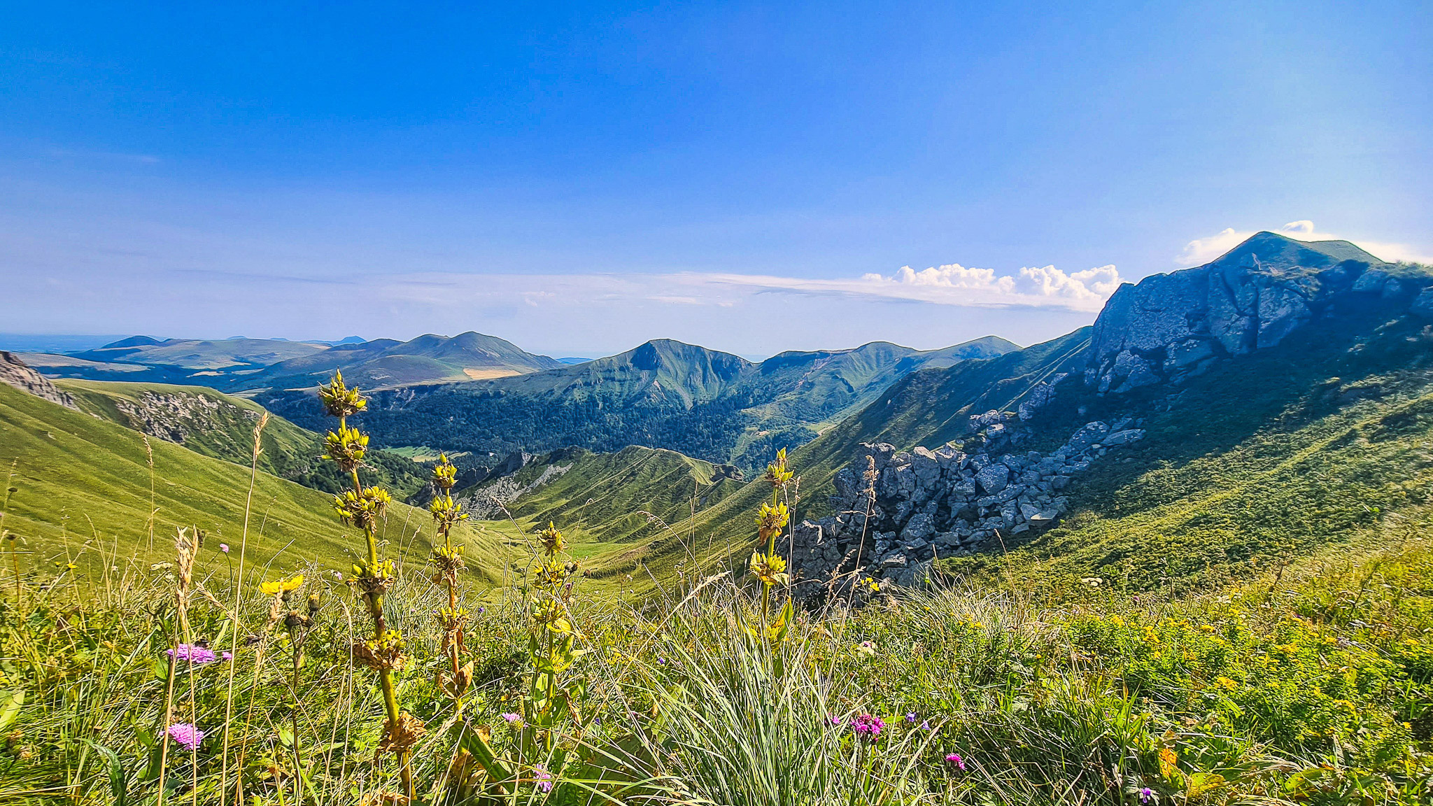 le Val de Courre, vue du Val de Courre du Chemin des Crêtes