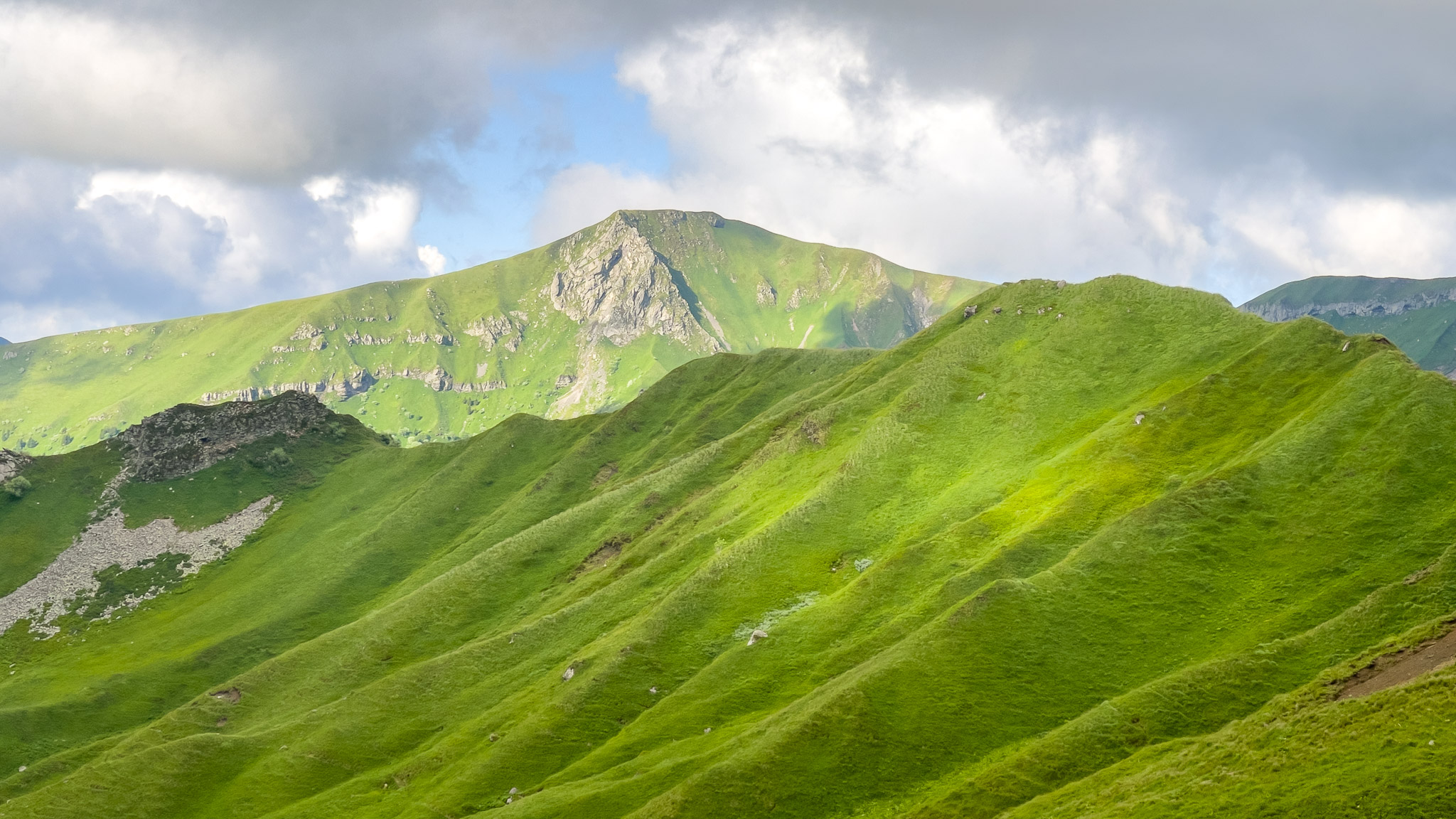 Découvrez le Mont Dore et le Massif du Sancy, la Vallée du Val de Courre,Vallée paisible pour se rendre au sommet du Puy de Sancy