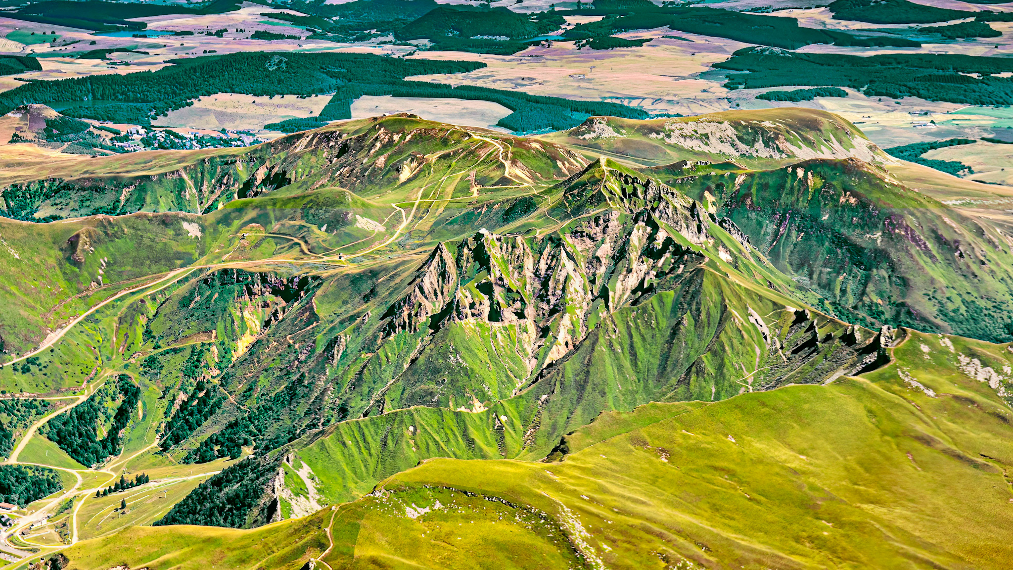 Du Puy de Sancy au Puy de Cliergue, belle vue sur le Puy Ferrand, le Pan de la Grange, le Puy Redon et le Puy Gros