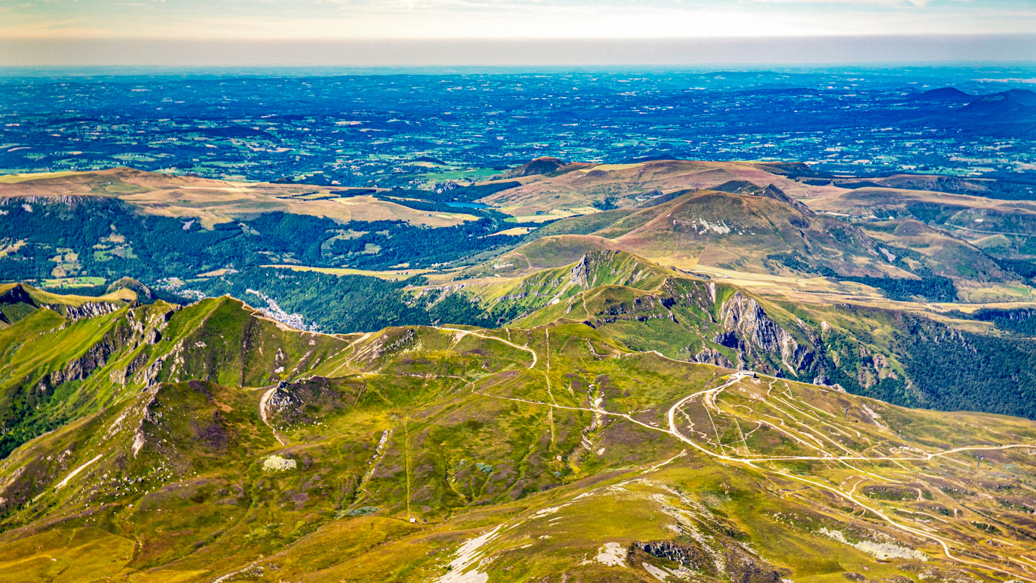 le Puy Ferrand, le Puy de la Perdrix, la Vallée de Chaudefour, le Puy Gros. et le Puy de Sancy