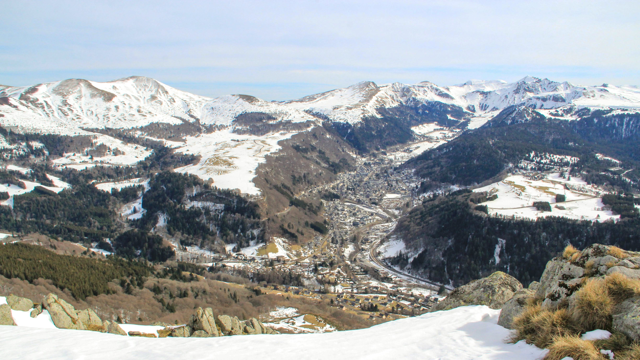 Sommet de la Banne d'Ordanche, belle vue sur la Bourboule