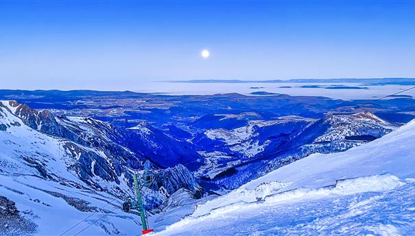 Massif du Sancy, la Vallee de Chaudefour .....