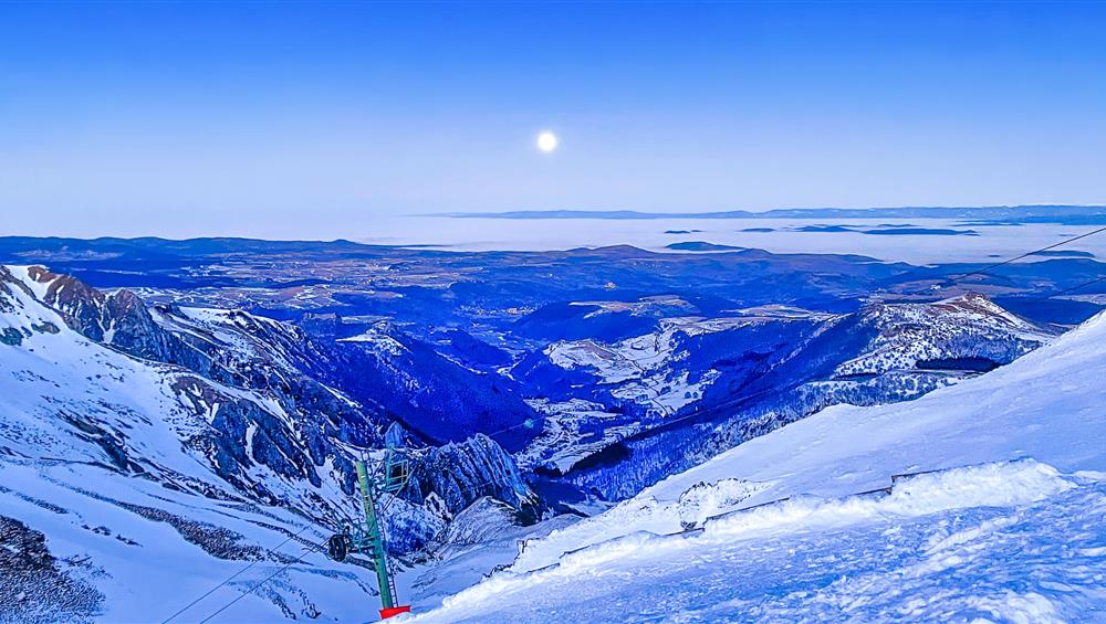 Massif du Sancy, la Vallee de Chaudefour .....