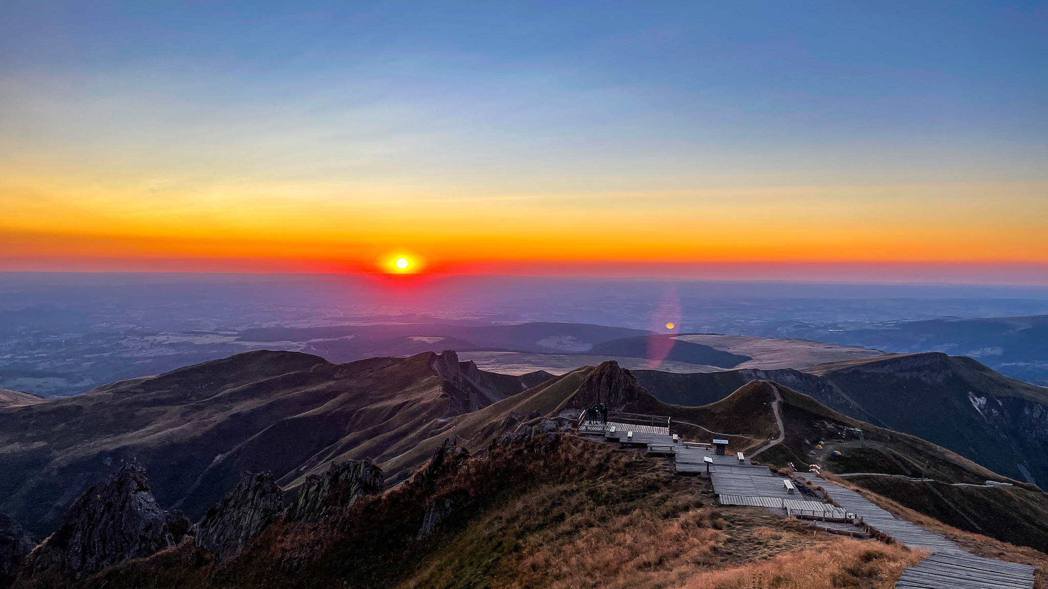Coucher de Soleil du Puy de Chabanne au Puy de Cliergue