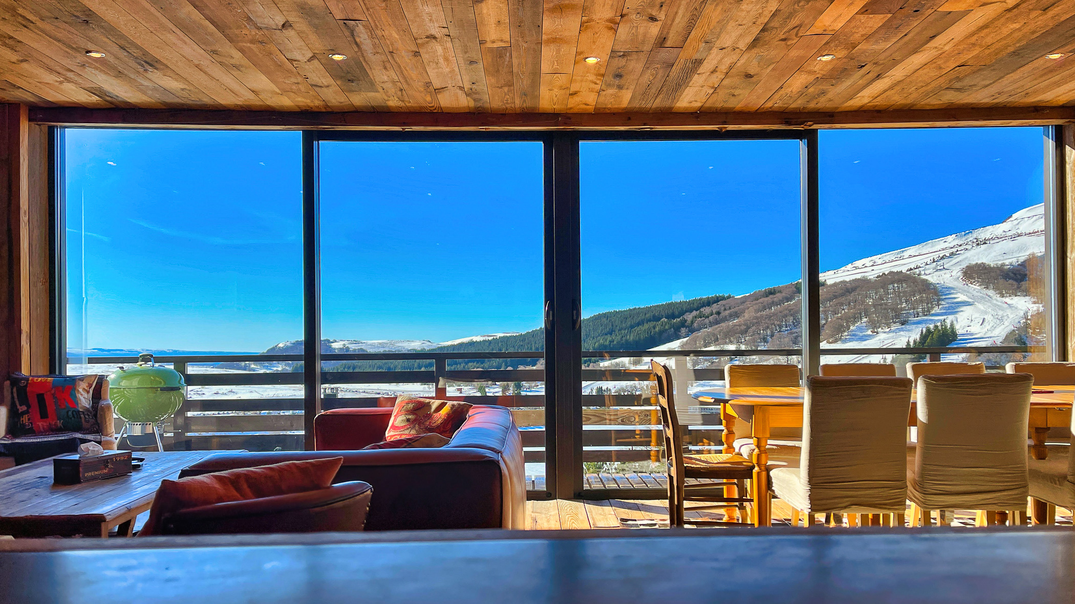 Chalet Cascade Super Besse, chalet avec vue sur les Monts du Cantal à Super Besse