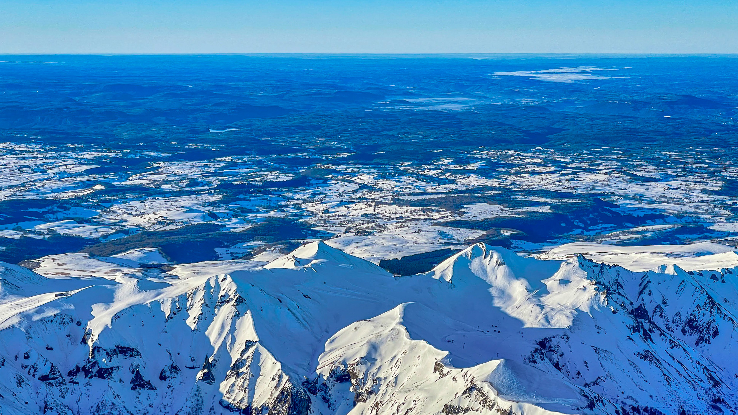 Massif du Sancy, les sommets du Massif du Sancy enneigé