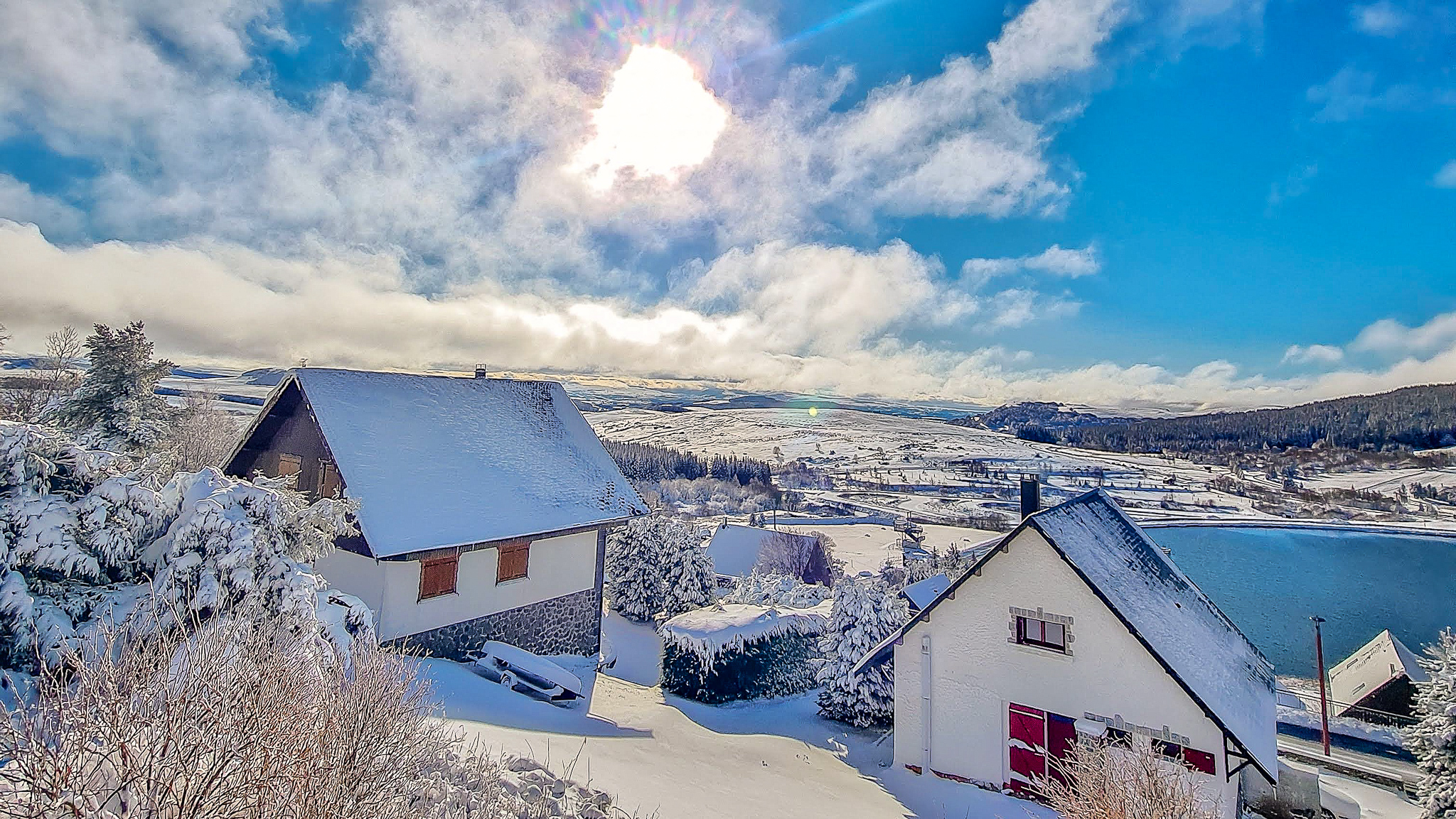 Chalet Cascade Super Besse, la vue du Chalet vers les monts du Cantal