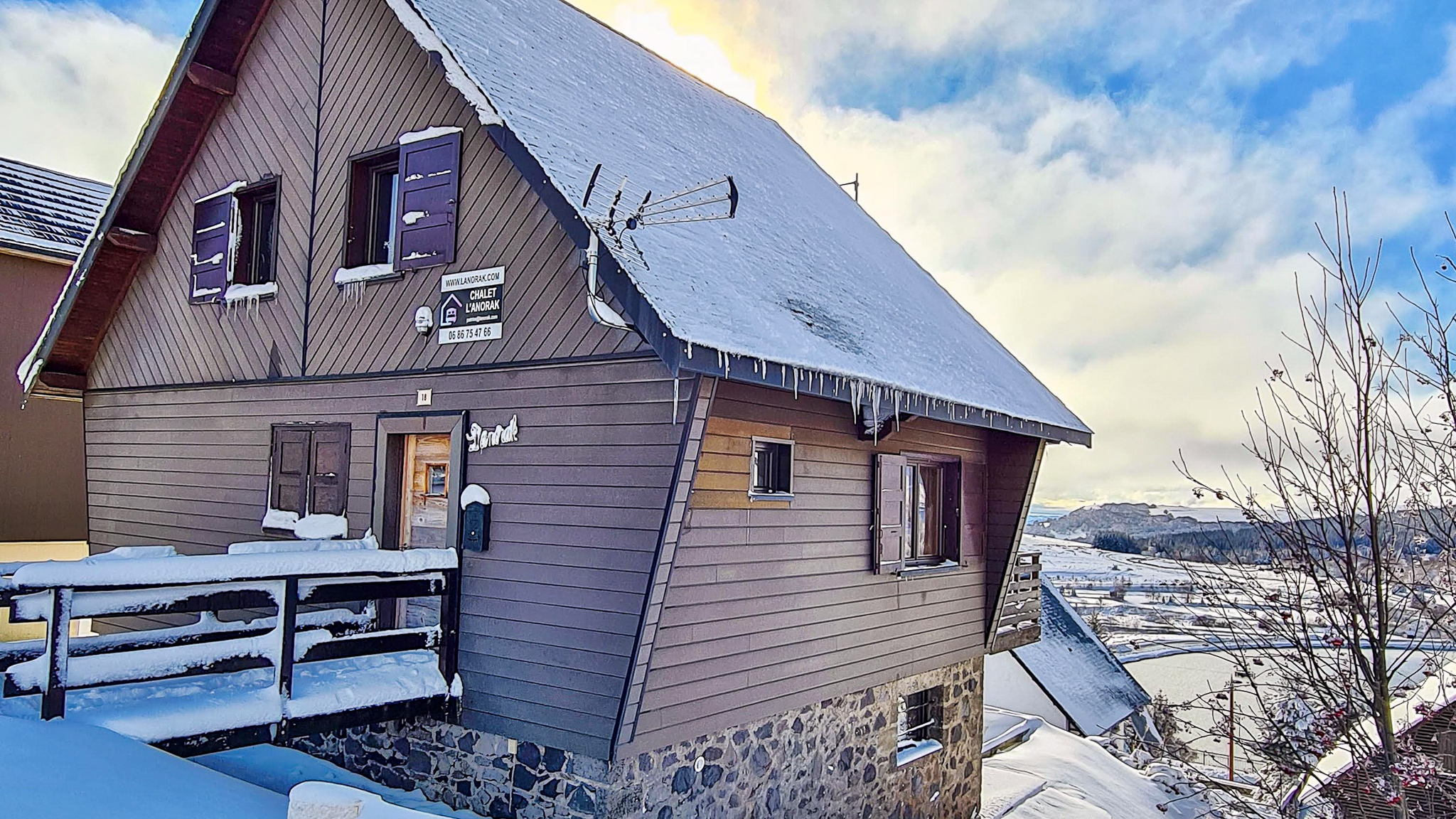 Chalet Cascade Super Besse, le Chalet sous la neige
