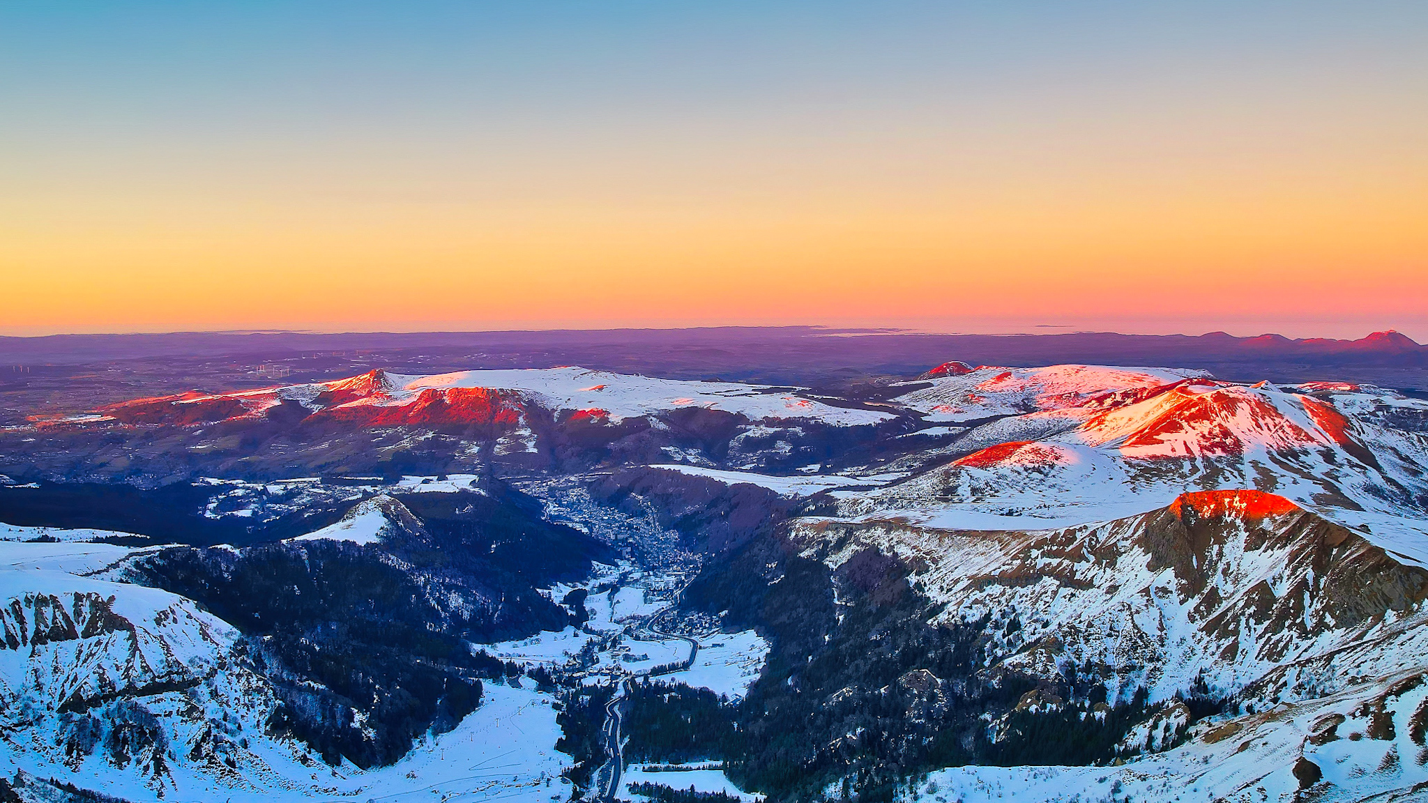 Massif du Sancy, la Vallée de la Dordogne, la Banne d'Ordanche, le Puy Gros et le Puy de la Tache