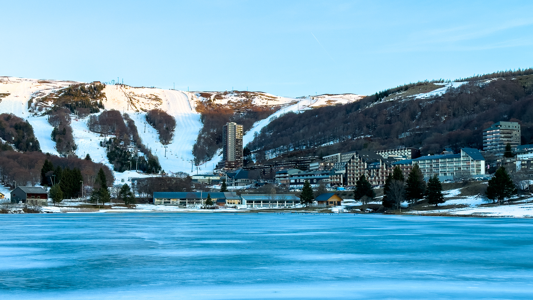 Station de Sports d'hiver de Super Besse, couleurs matinales