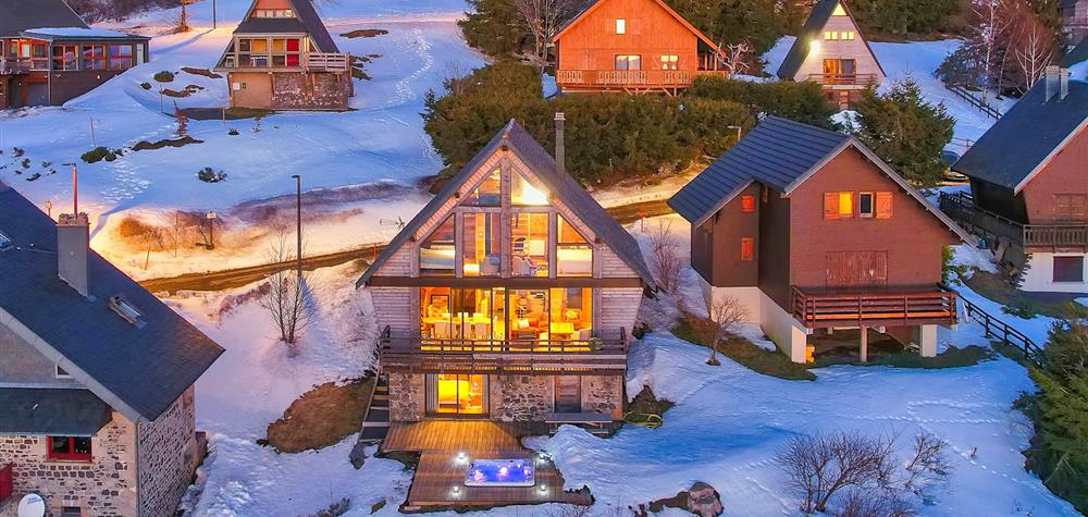 Chalet à Super Besse avec Spa