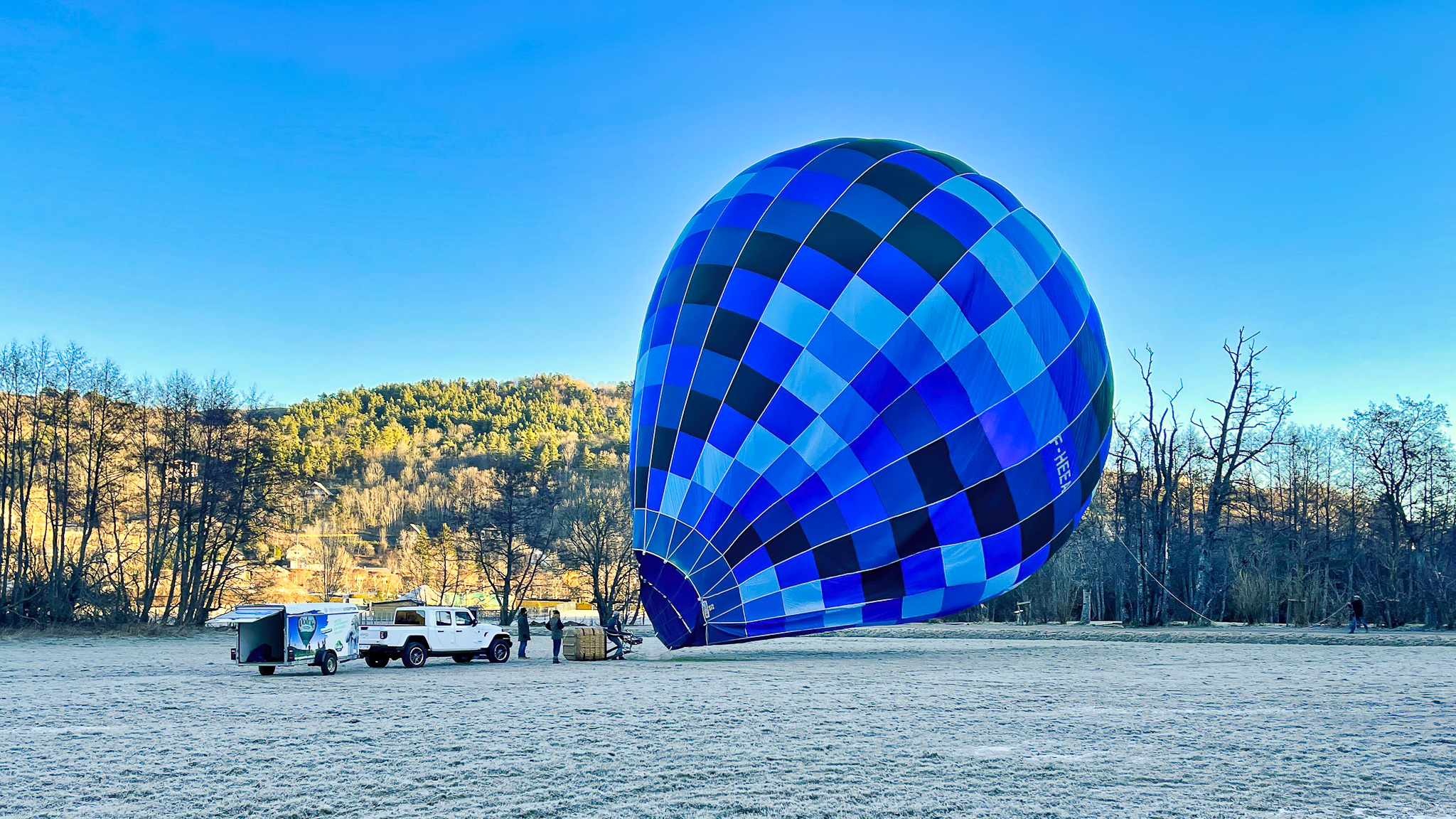 Montgolfiere au dessus du Lac Chambon, Murol