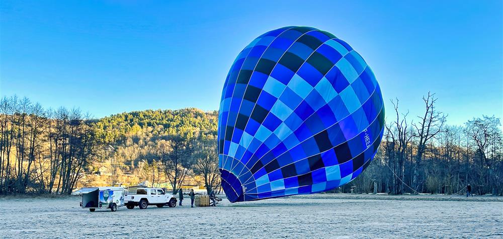 Montgolfiere au dessus du Lac Chambon, Murol