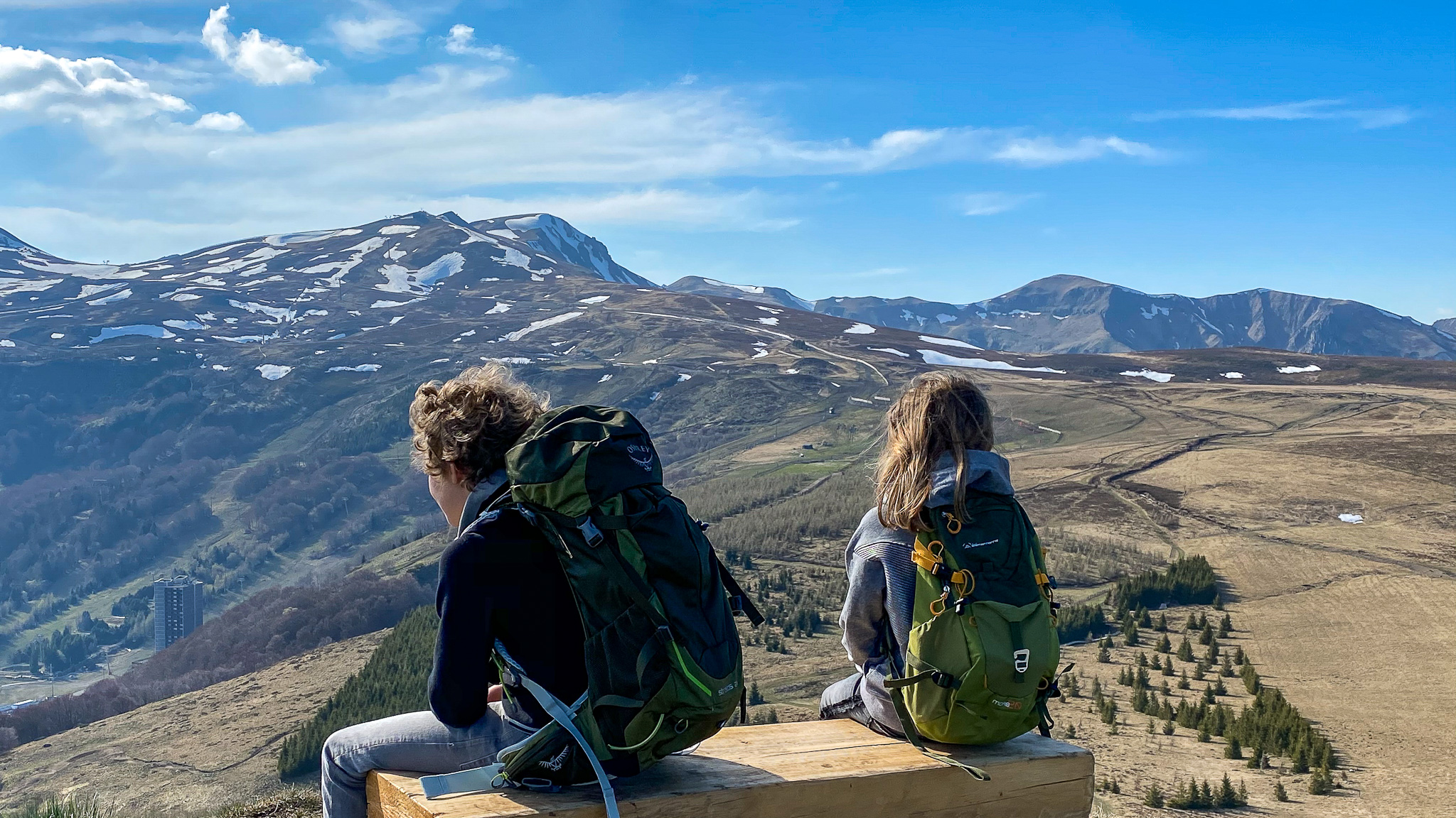 Puy de Chambourguet, vue sur le Puy de la Perdrix et la Vallée de Chaudefour