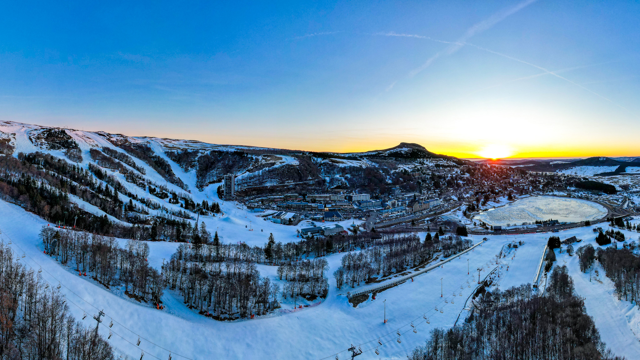 Lever de soleil sur le Massif du Sancy