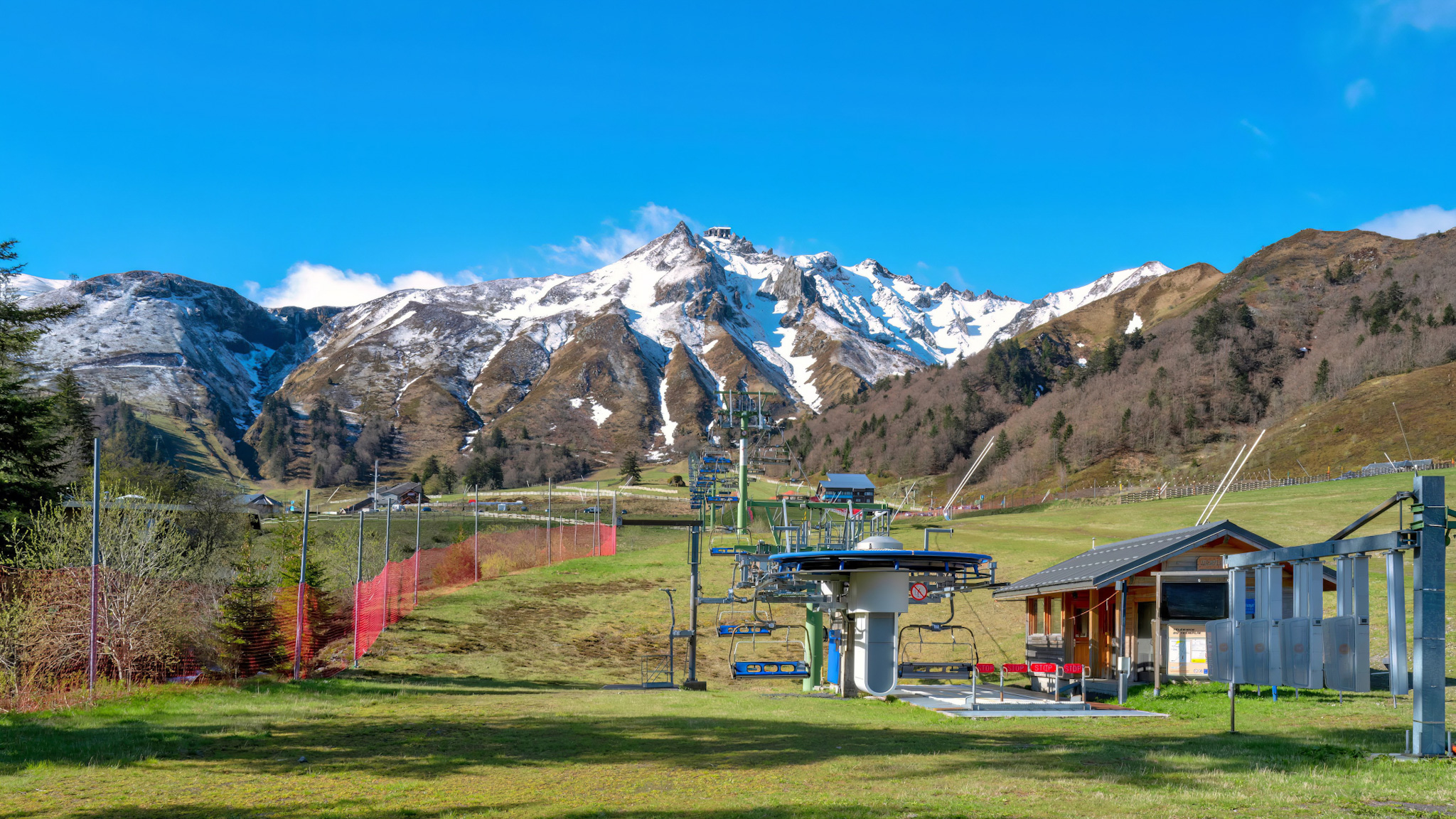 Le Massif du Sancy au printemps