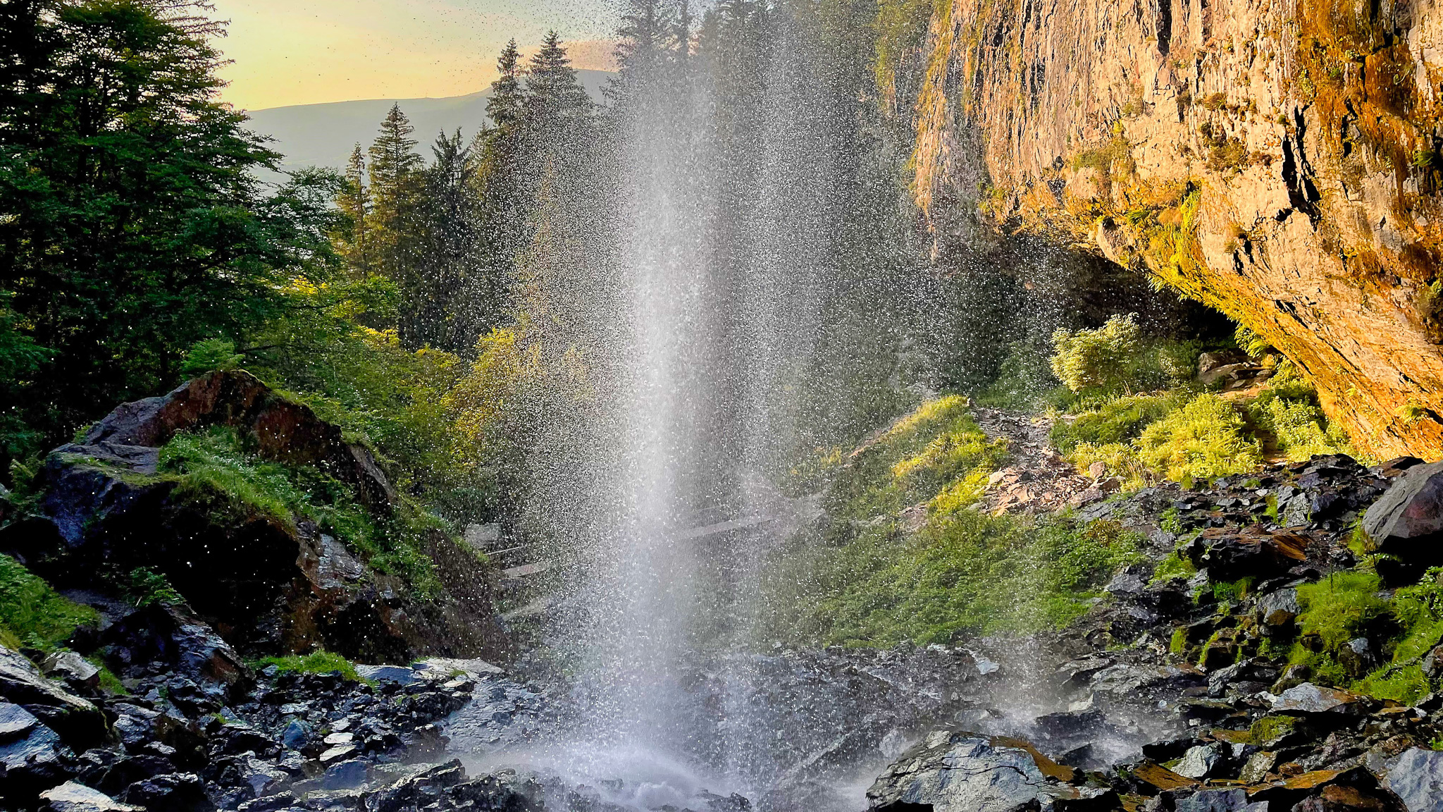 La Grande Cascade au Mont Dore, evening sunlight