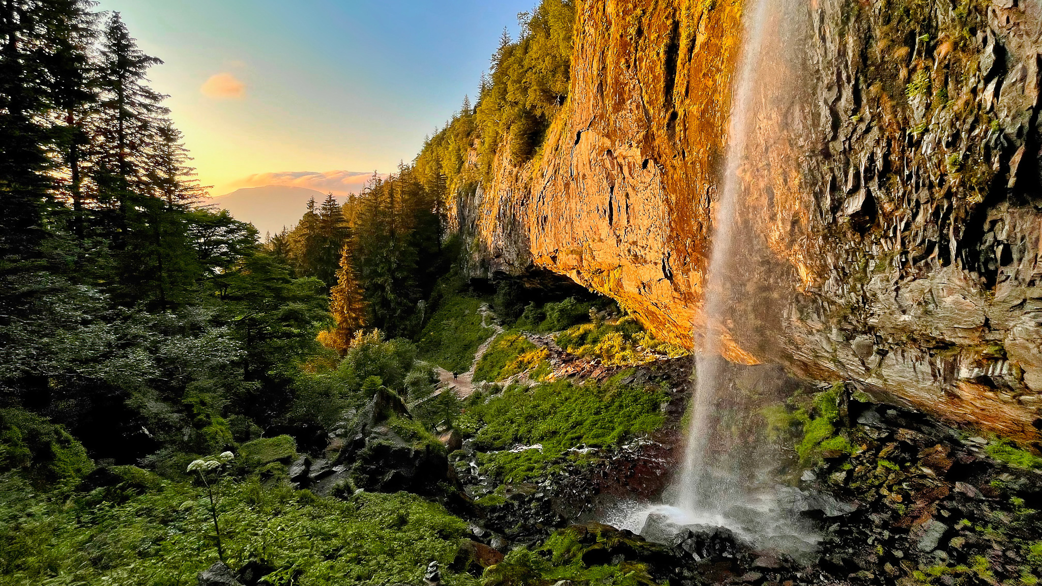 La Grande Cascade au Mont Dore au coucher du soleil