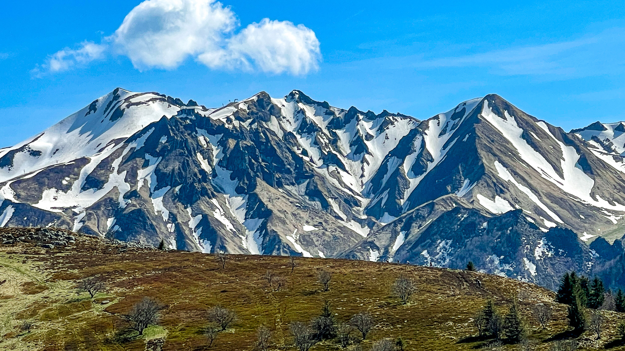Massif du Sancy, magnifique vue sur les sommets enneigés