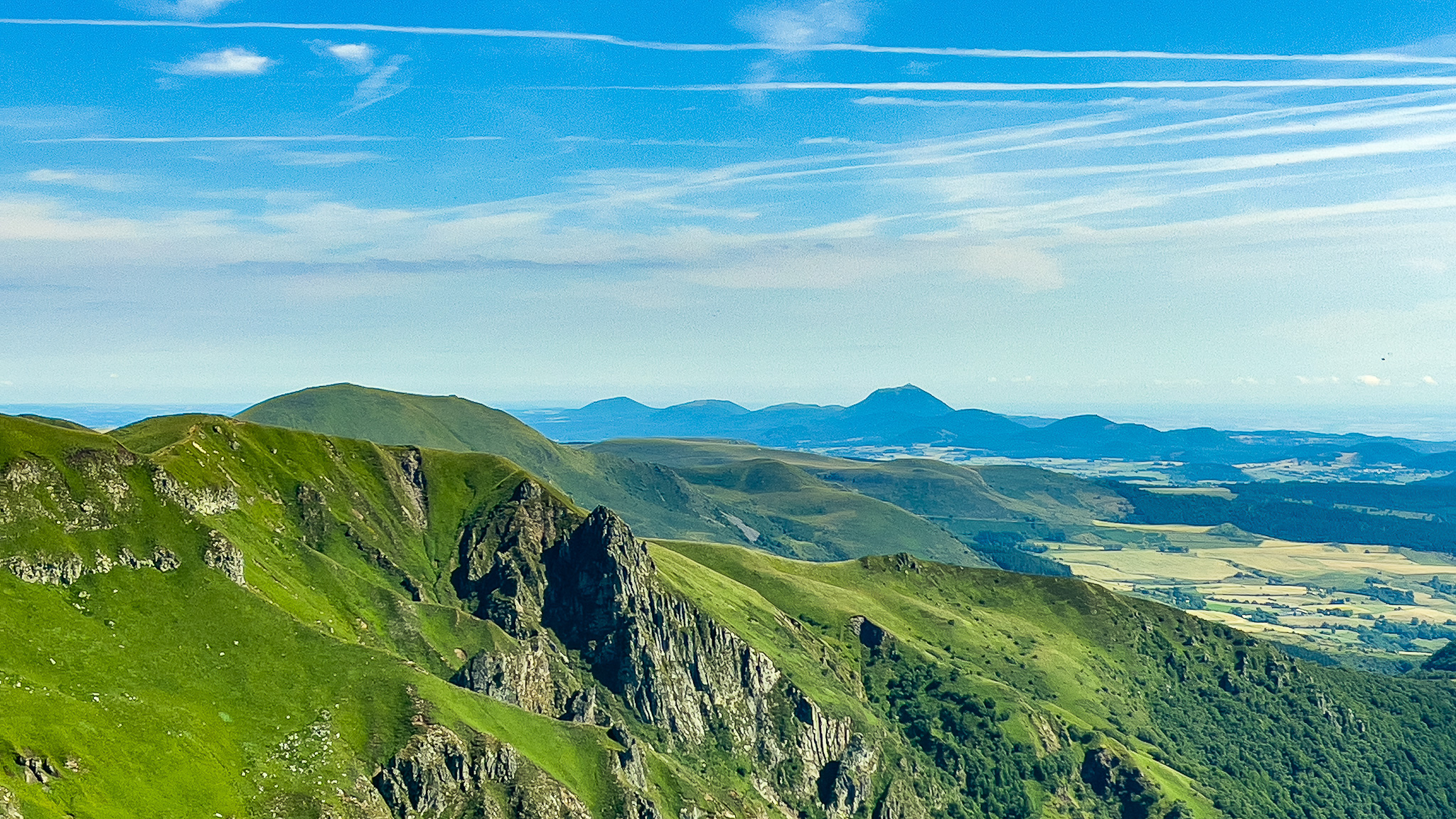 La Vallée de Chaudefour et le sommet du Puy de Dôme