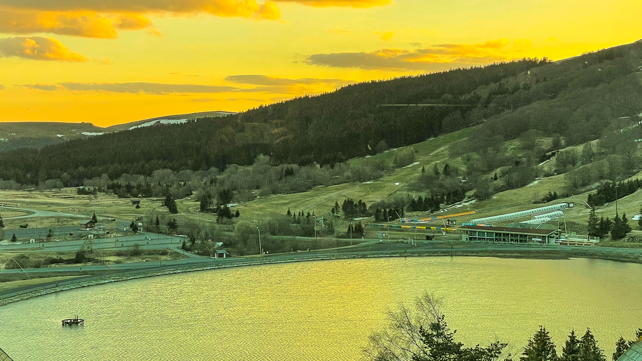 Super Besse, coucher de soleil au Chalet Cascade à Super Besse
