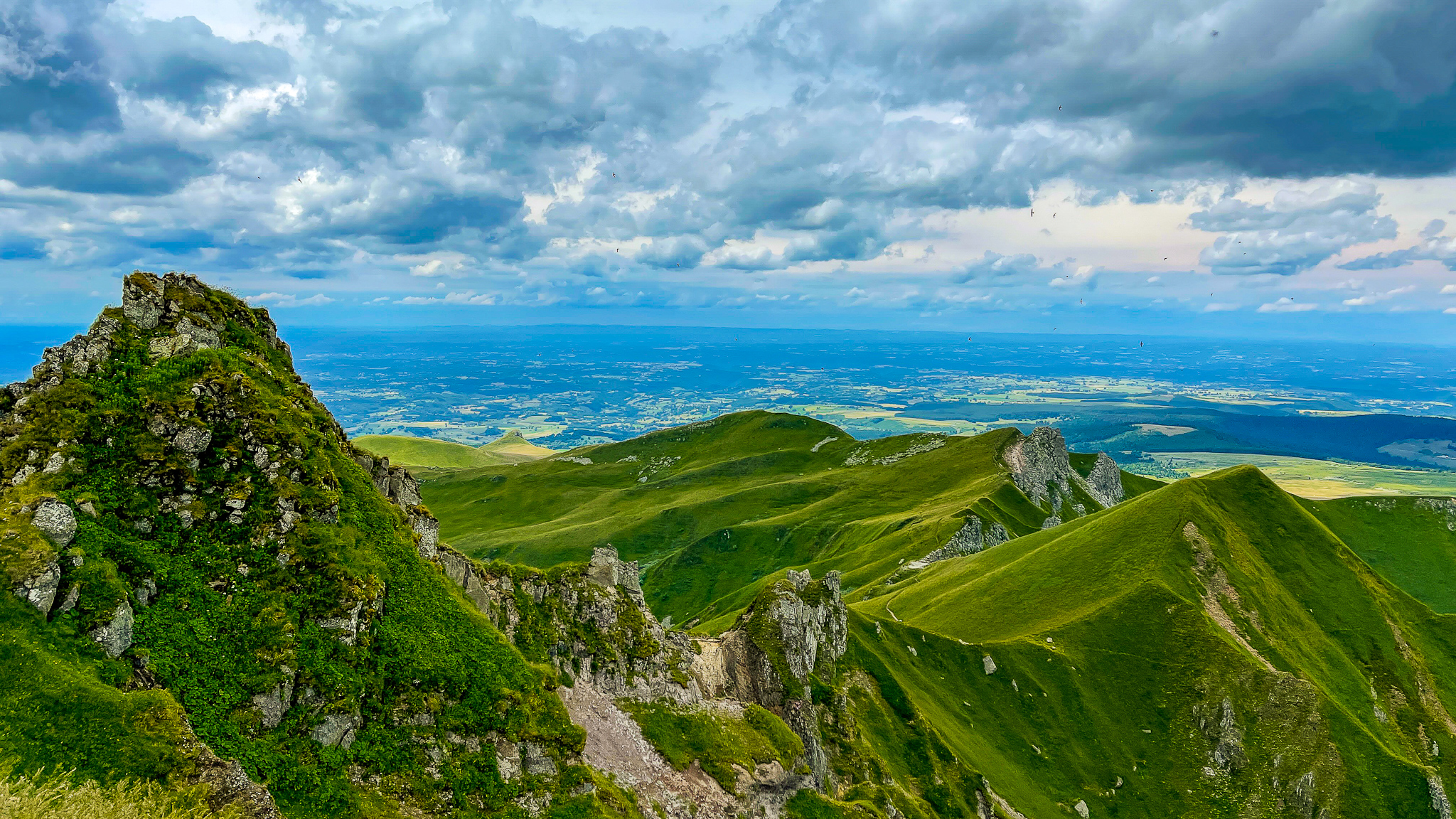 Au Sommet du Sancy, vue sur les crêtes du Massif du Sancy
