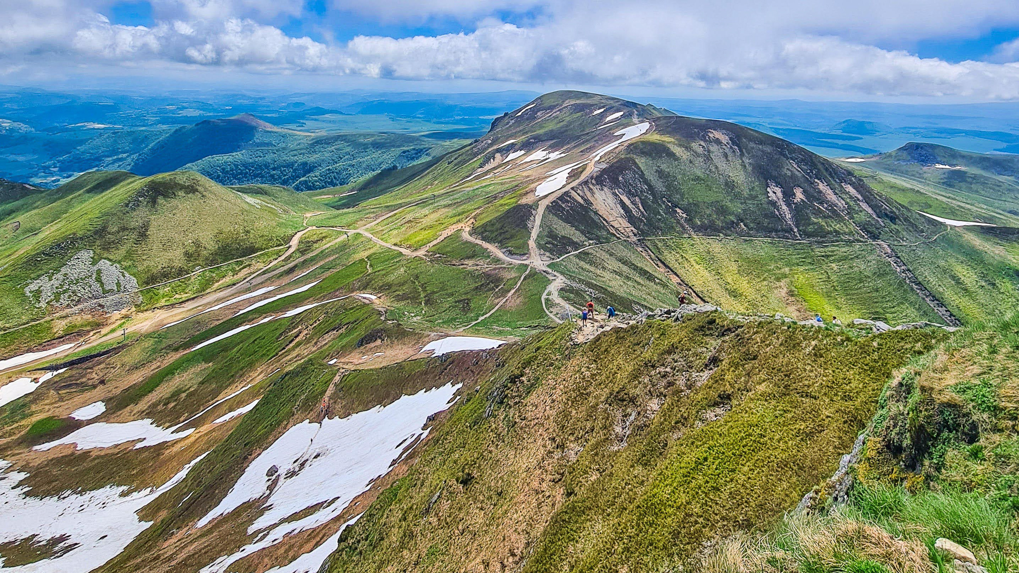 Les crêtes du Sancy, le Puy Ferrand vue du Puy de Sancy