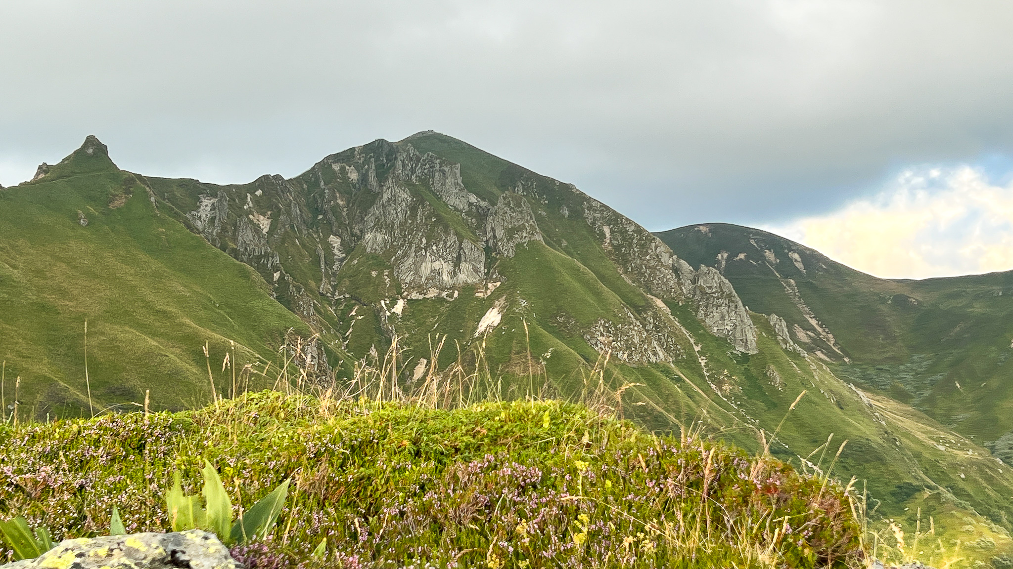 Le Puy de Sancy et la Vallée de la Fontaine Salée