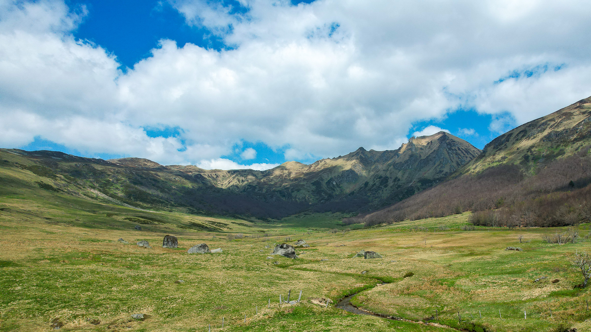 le Cirque de la Vallée de la Fontaine Salée dans le Massif du Sancy